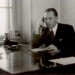 Rudolf Studeník v kancelárii firmy v Holíči